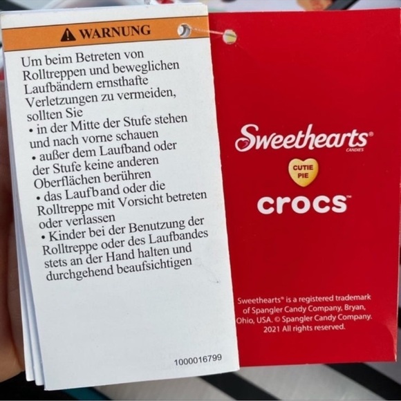 Classic Lined Sweethearts Clog - Picture 4 of 14